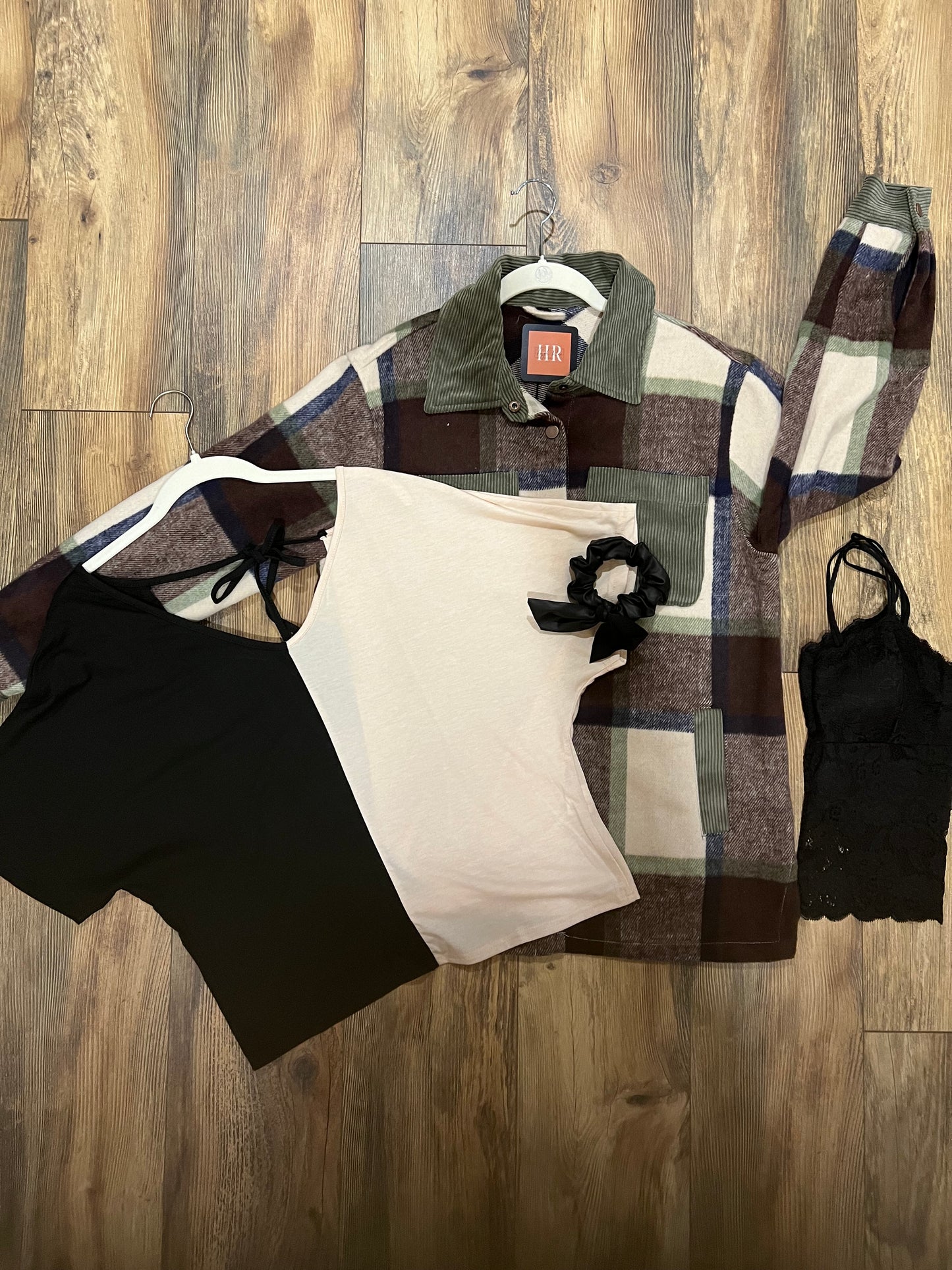 Nat Black Plunging Twist Back Color Block Short Sleeve Top